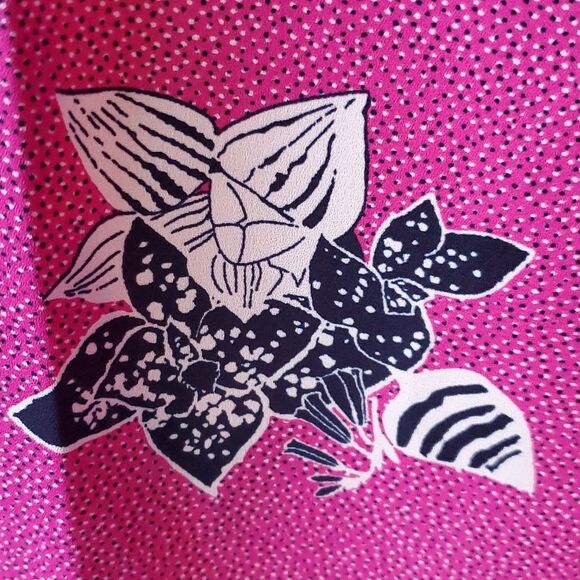 NWT LOFT PINK BLUE WHITE SLEEVELESS RUFFLE NECK TOP SIZE MEDIUM FLORAL OFFICE - Picture 4 of 8